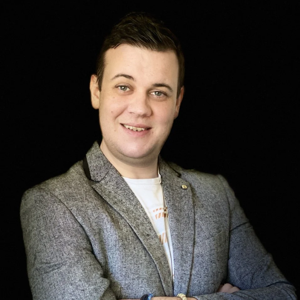 Image of Phil Pelucha